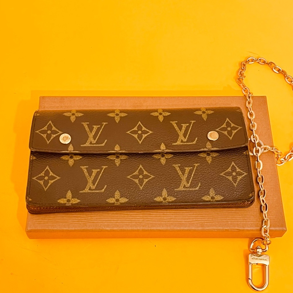 Louis Vuitton Brown Monogram Clutch wallet with chain - Picture 15 of 15